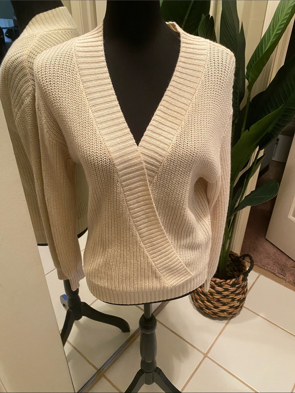 Billabong Cream V-Neck Wrap Knit Sweater